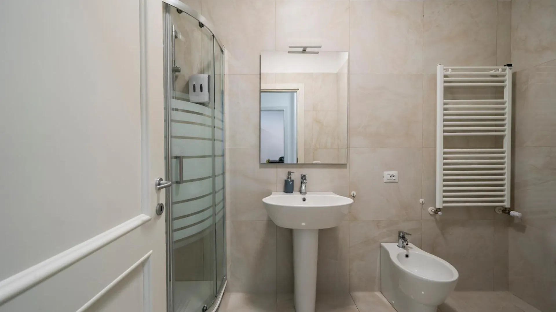 Apartamento Suite Modern Tulipan Autentica Home Sharing Milán