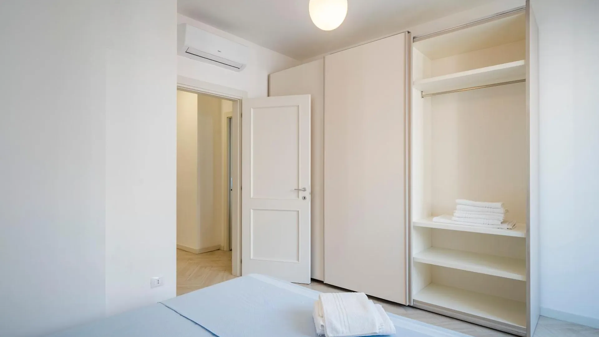 Apartment Suite Modern Tulipan Autentica Home Sharing Milan